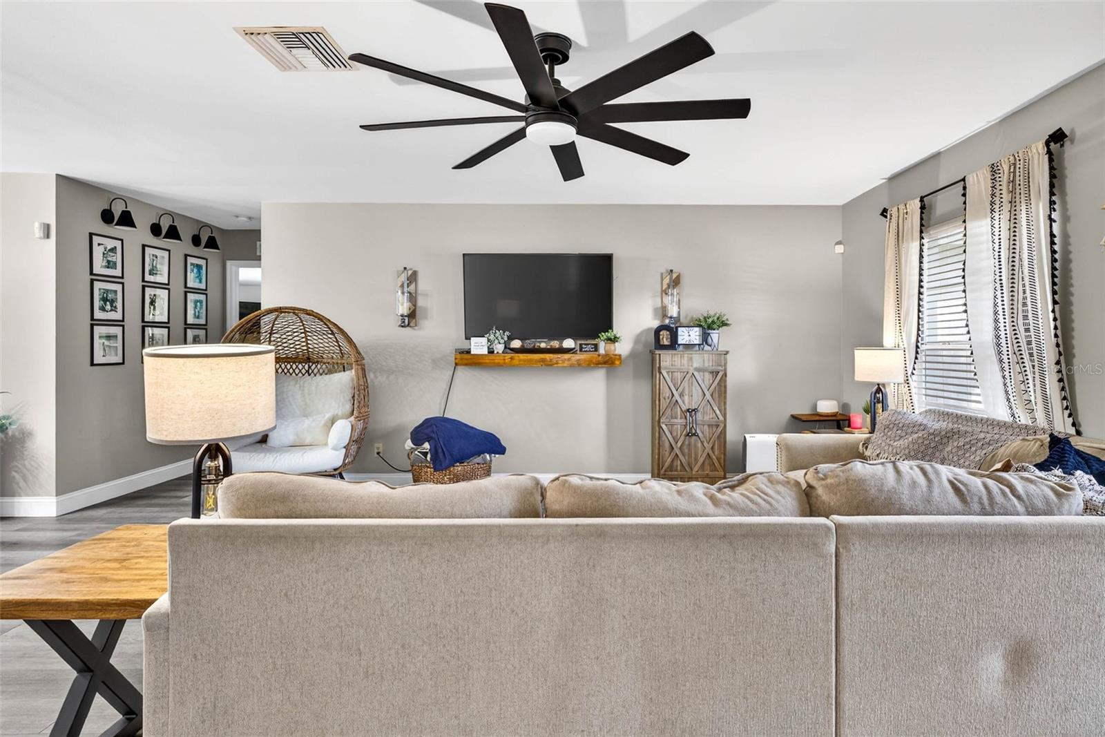 Image 9 of 38 For 12322 Rome Avenue