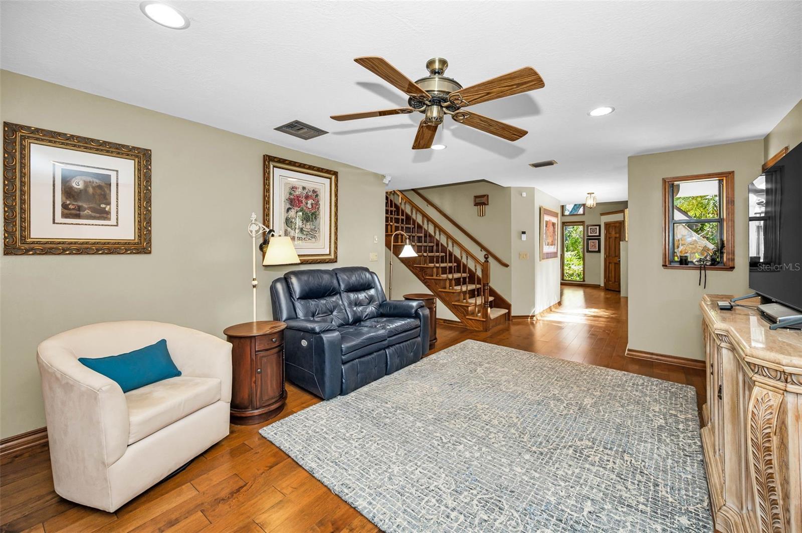 Listing photo id 10 for 1944 Levine Lane