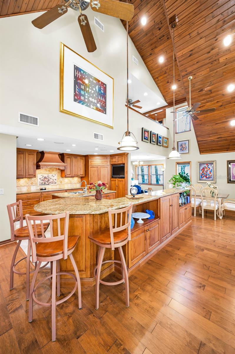 Listing photo id 12 for 1944 Levine Lane