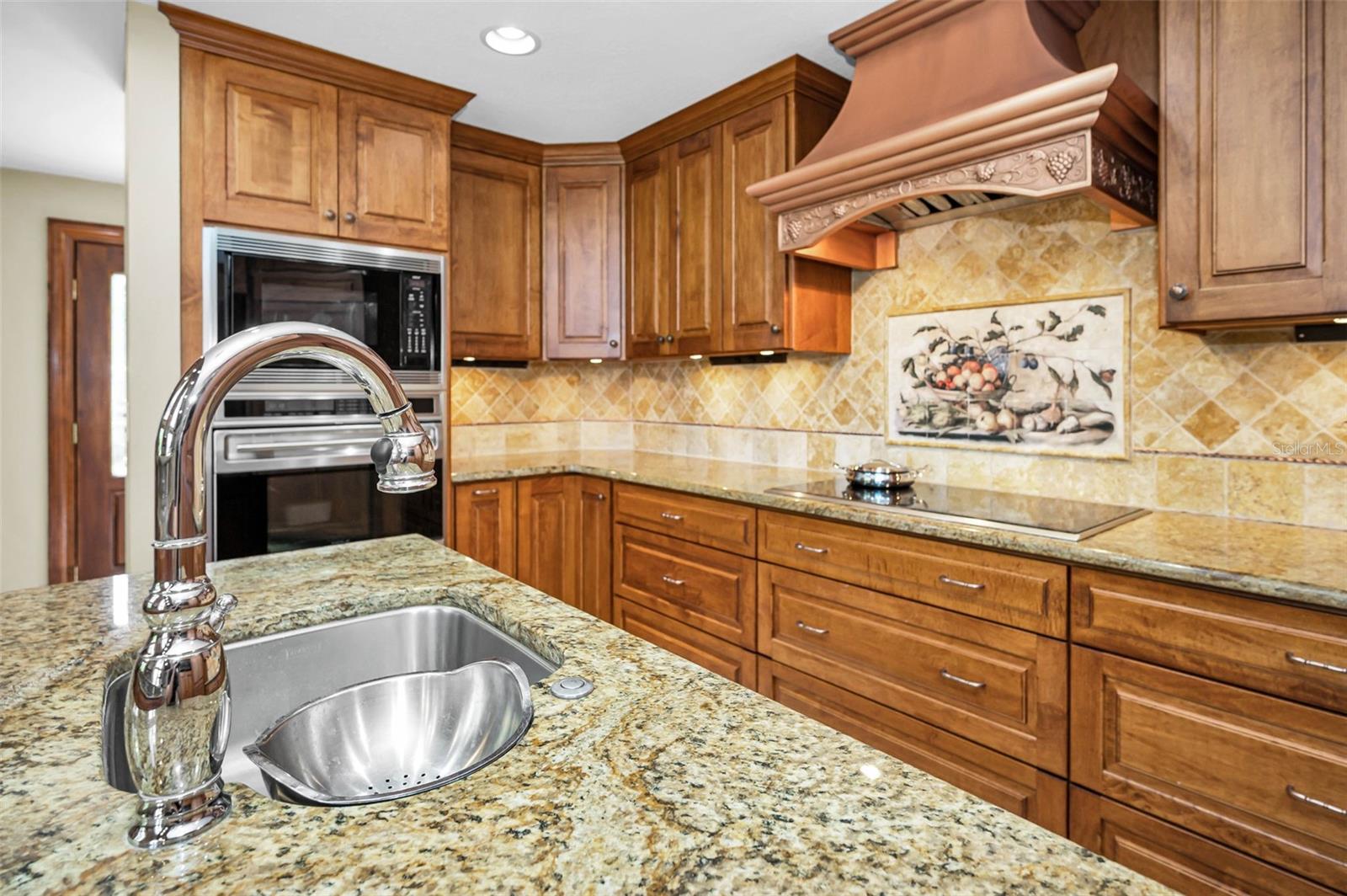 Listing photo id 16 for 1944 Levine Lane