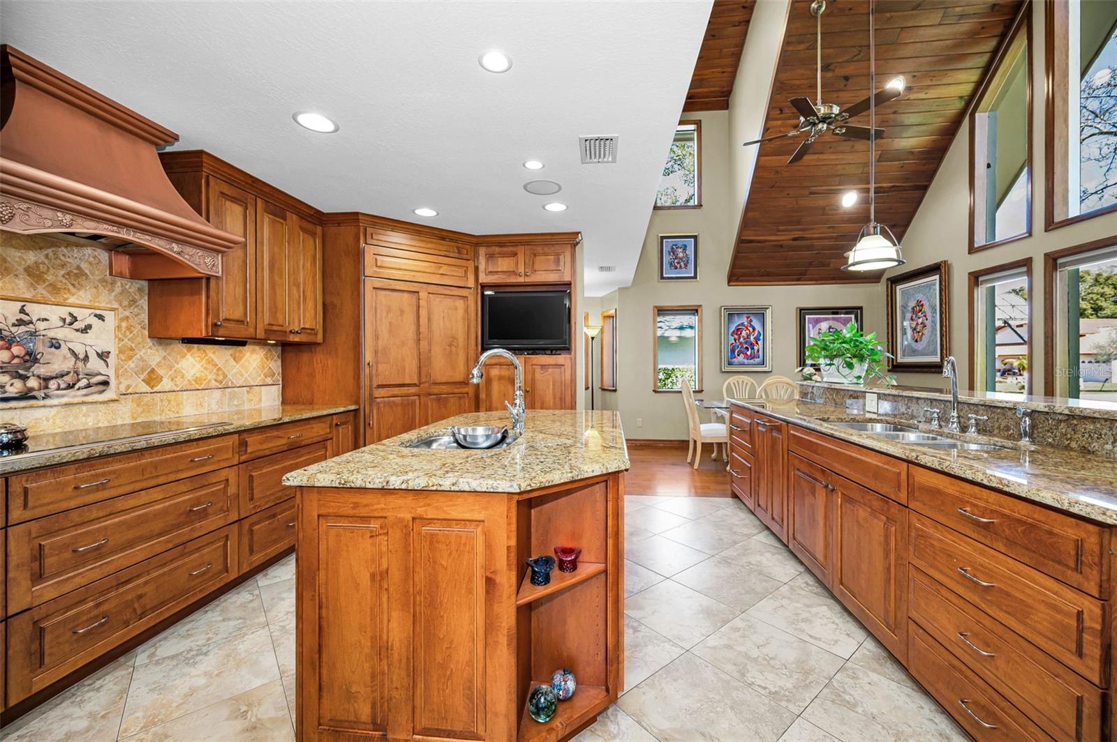 Listing photo id 20 for 1944 Levine Lane