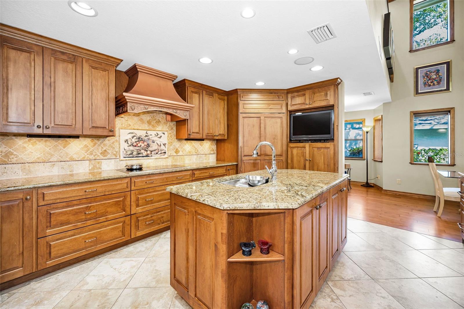 Listing photo id 22 for 1944 Levine Lane