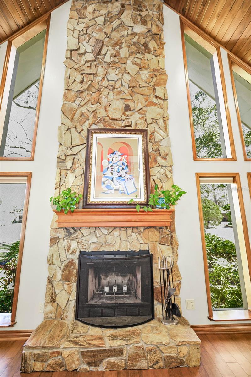 Listing photo id 26 for 1944 Levine Lane