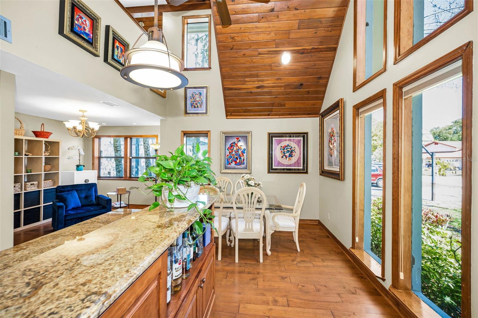 Listing photo id 30 for 1944 Levine Lane