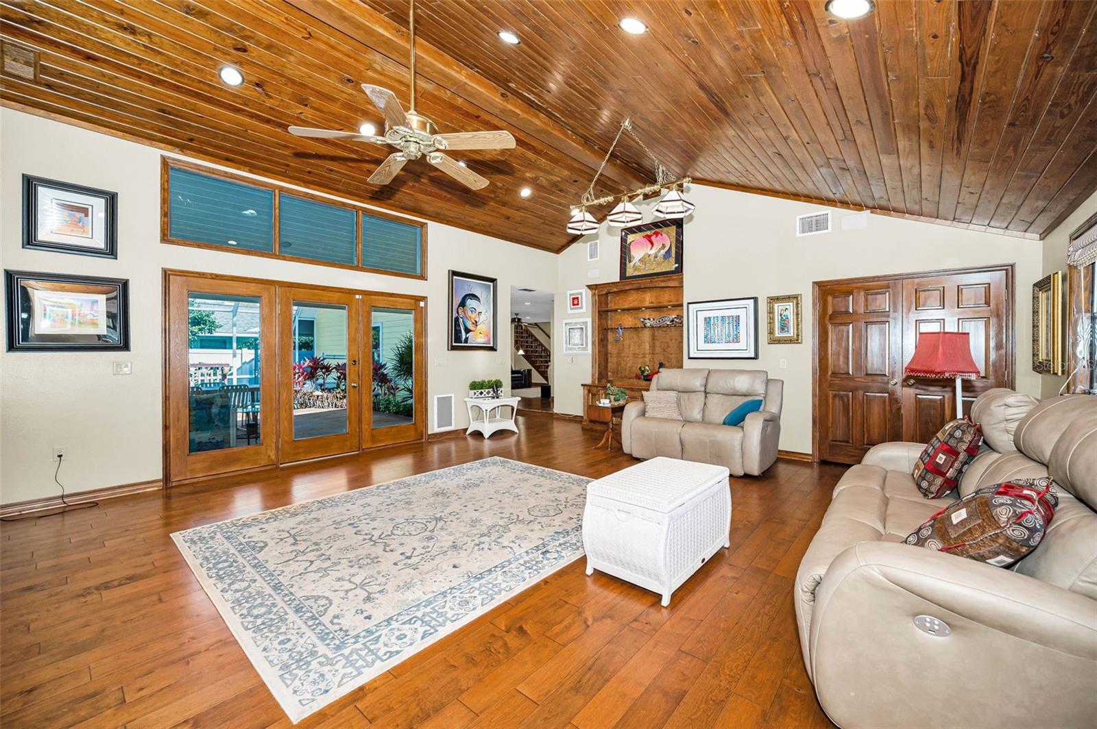 Listing photo id 42 for 1944 Levine Lane