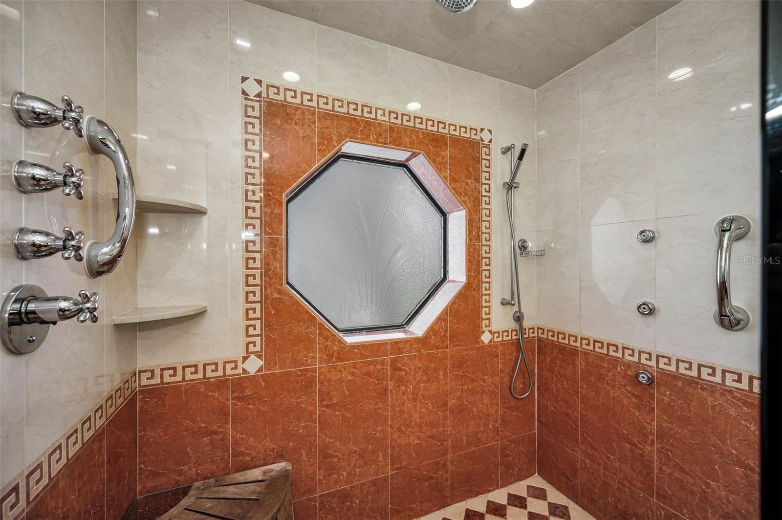 Listing photo id 50 for 1944 Levine Lane