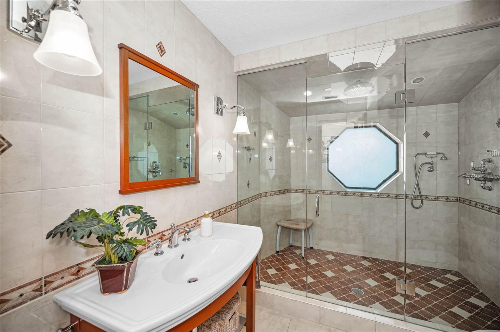 Listing photo id 60 for 1944 Levine Lane