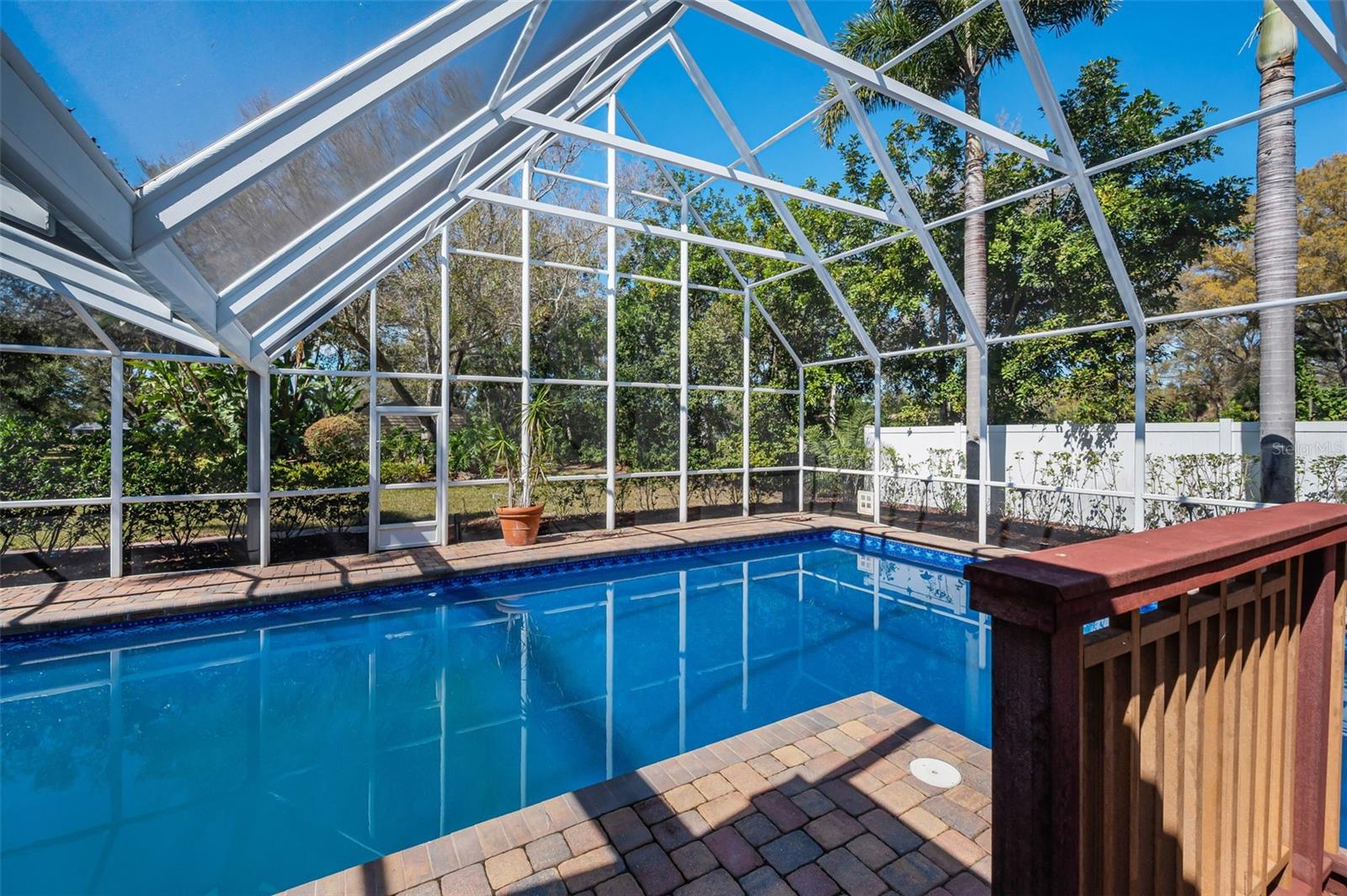 Listing photo id 65 for 1944 Levine Lane