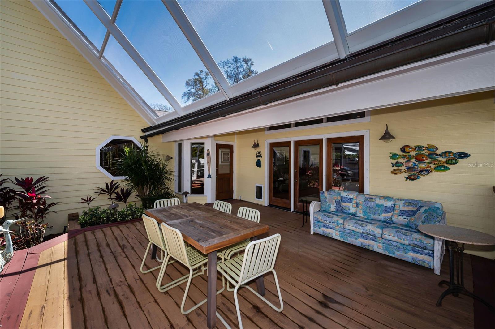 Listing photo id 68 for 1944 Levine Lane