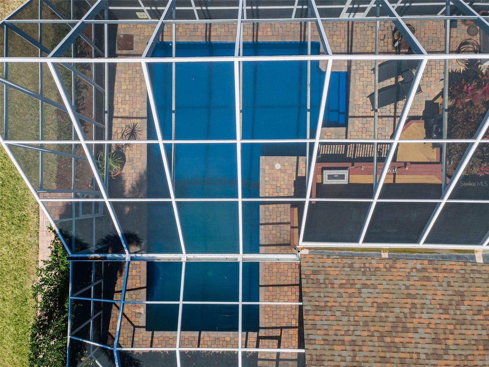 Listing photo id 70 for 1944 Levine Lane