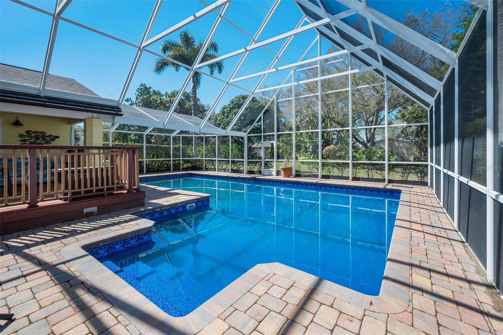 Listing photo id 71 for 1944 Levine Lane