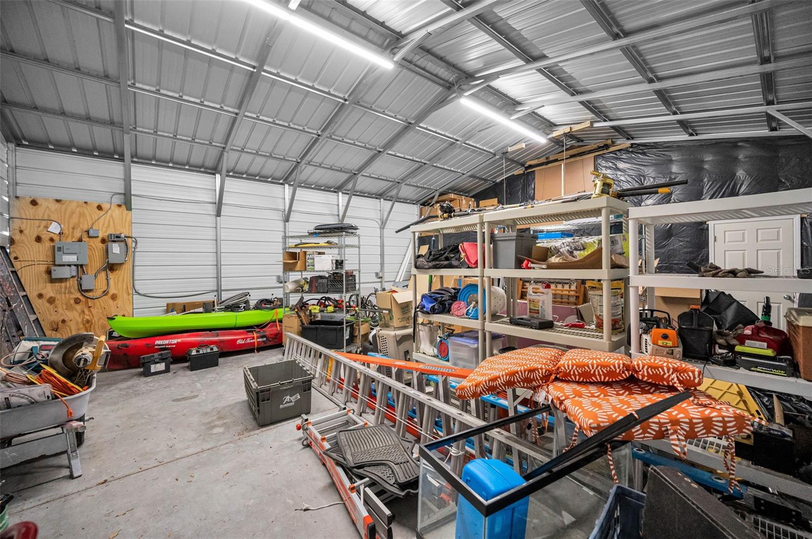 Listing photo id 94 for 1944 Levine Lane