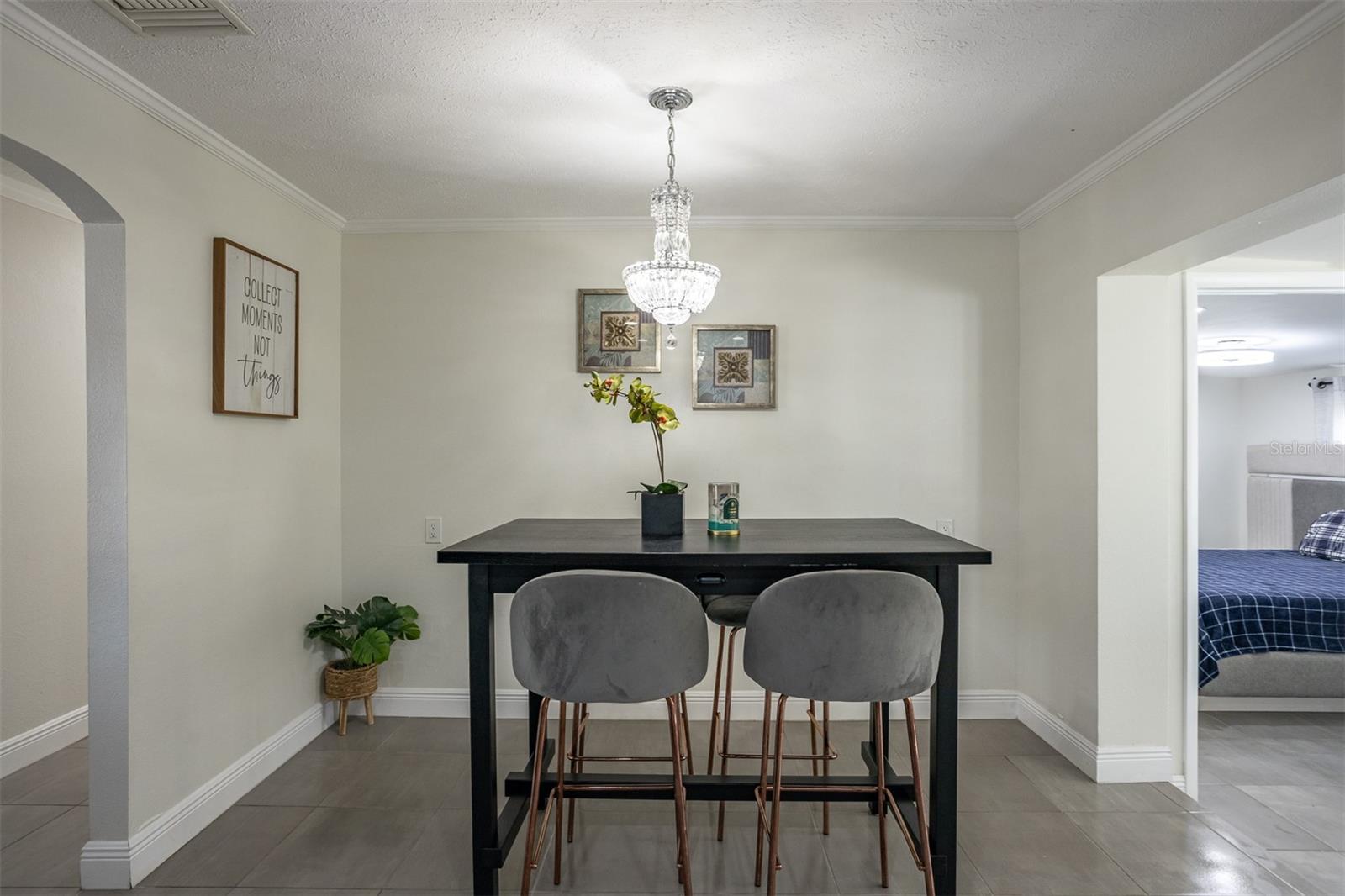 Image 11 of 38 For 806 Chadsworth Avenue