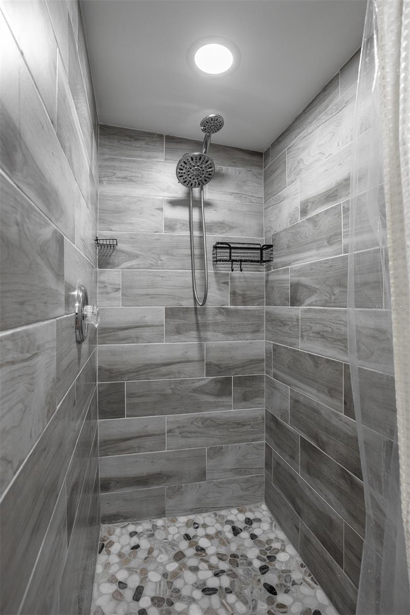 Image 16 of 38 For 806 Chadsworth Avenue