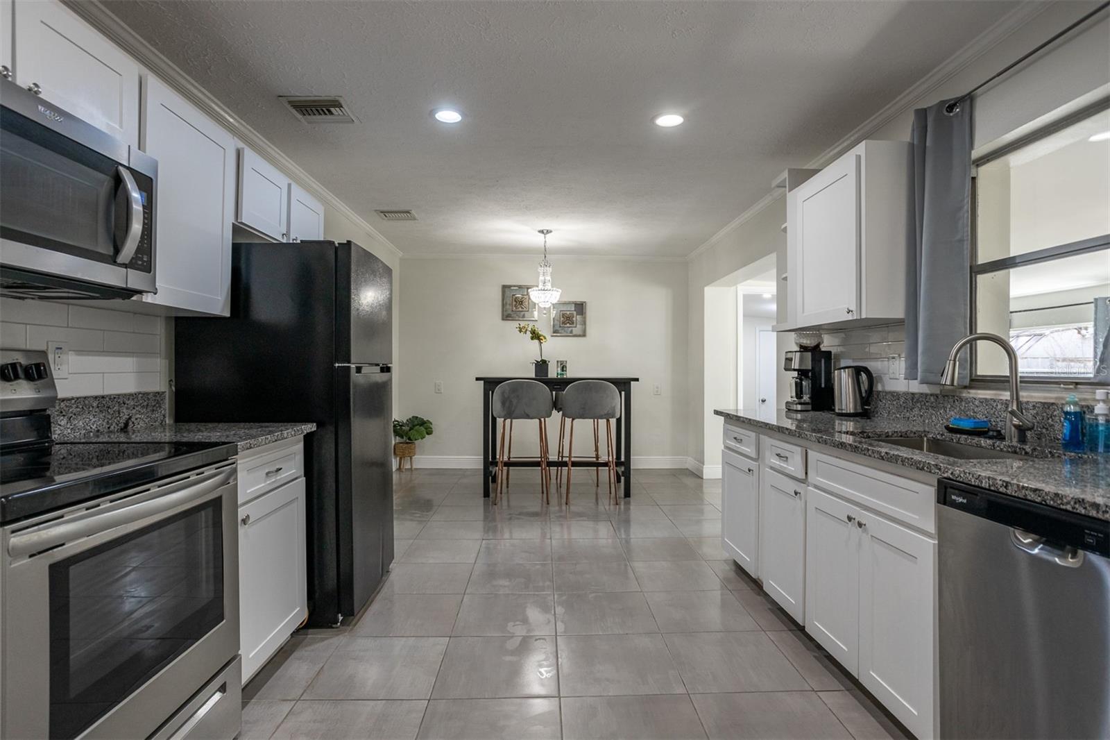 Image 7 of 38 For 806 Chadsworth Avenue