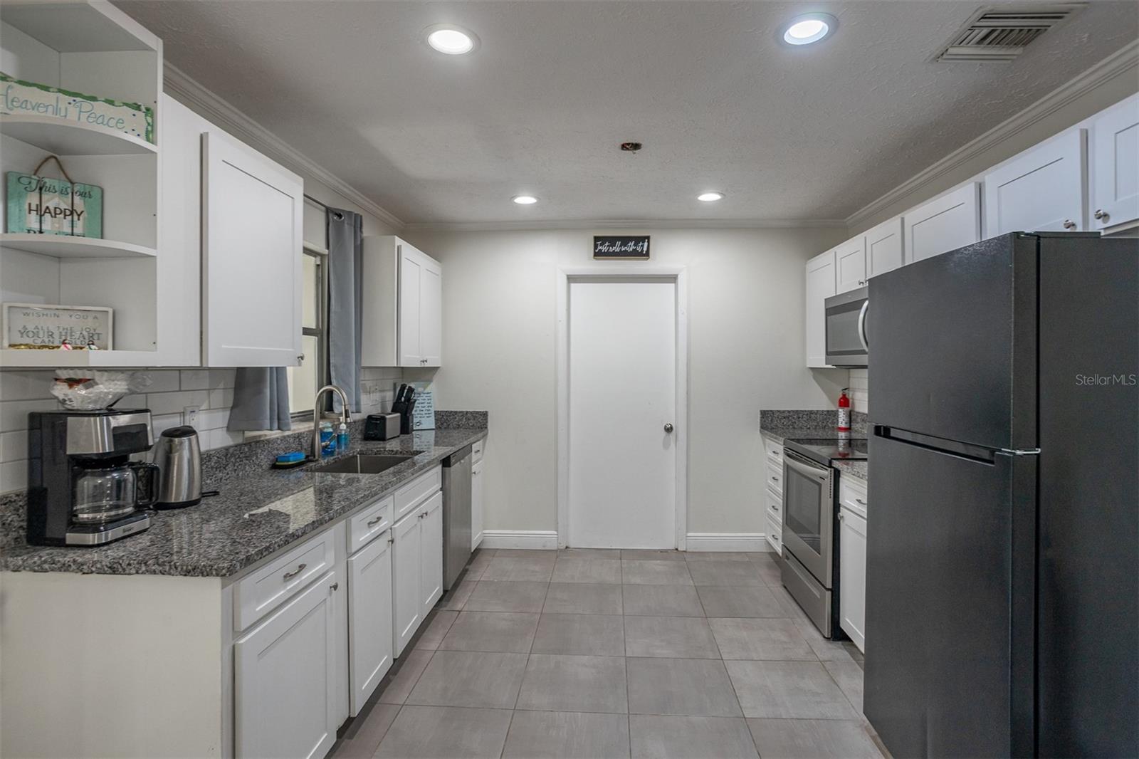 Image 8 of 38 For 806 Chadsworth Avenue