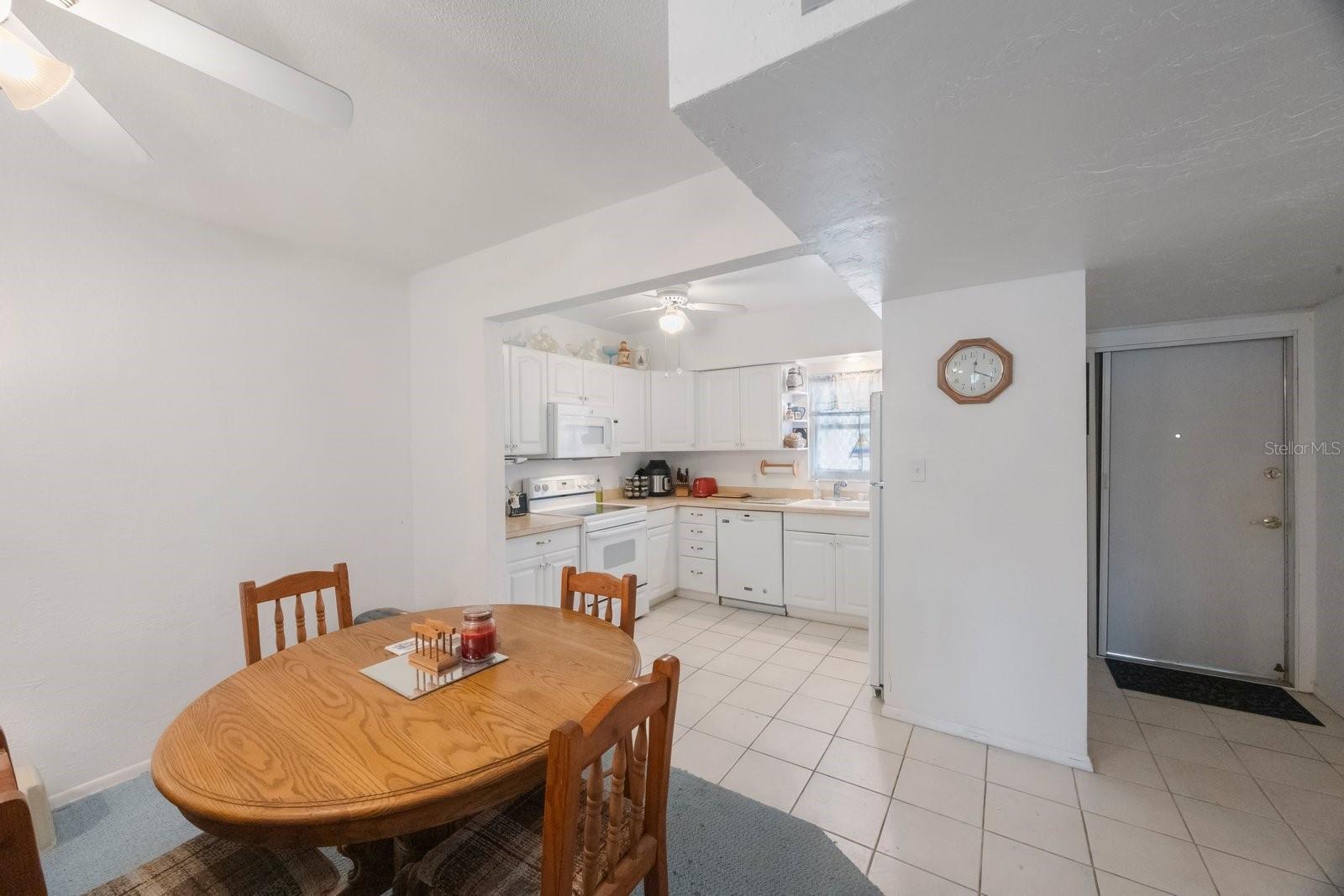 Image 4 of 29 For 9945 47th Ave N 203