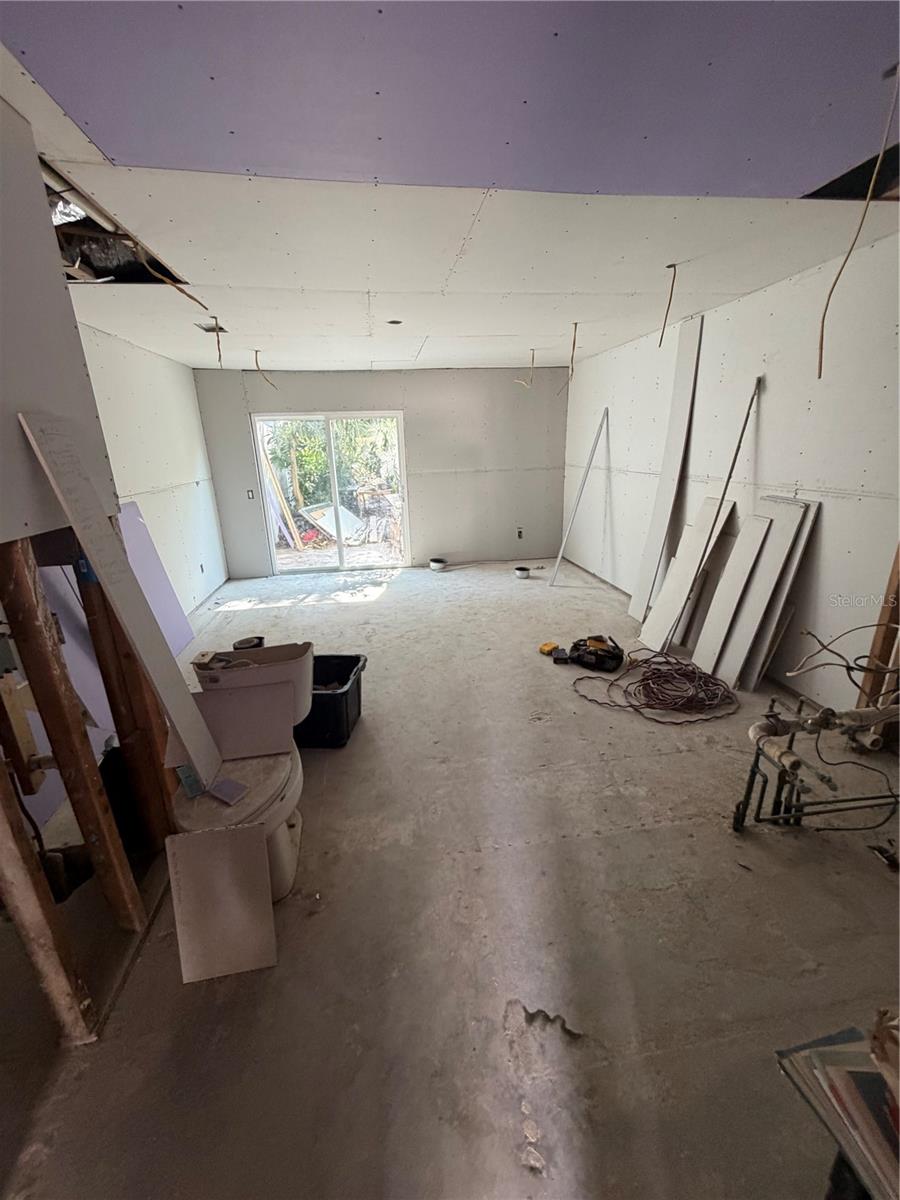 Listing photo id 1 for 6138 Oak Cluster Circle