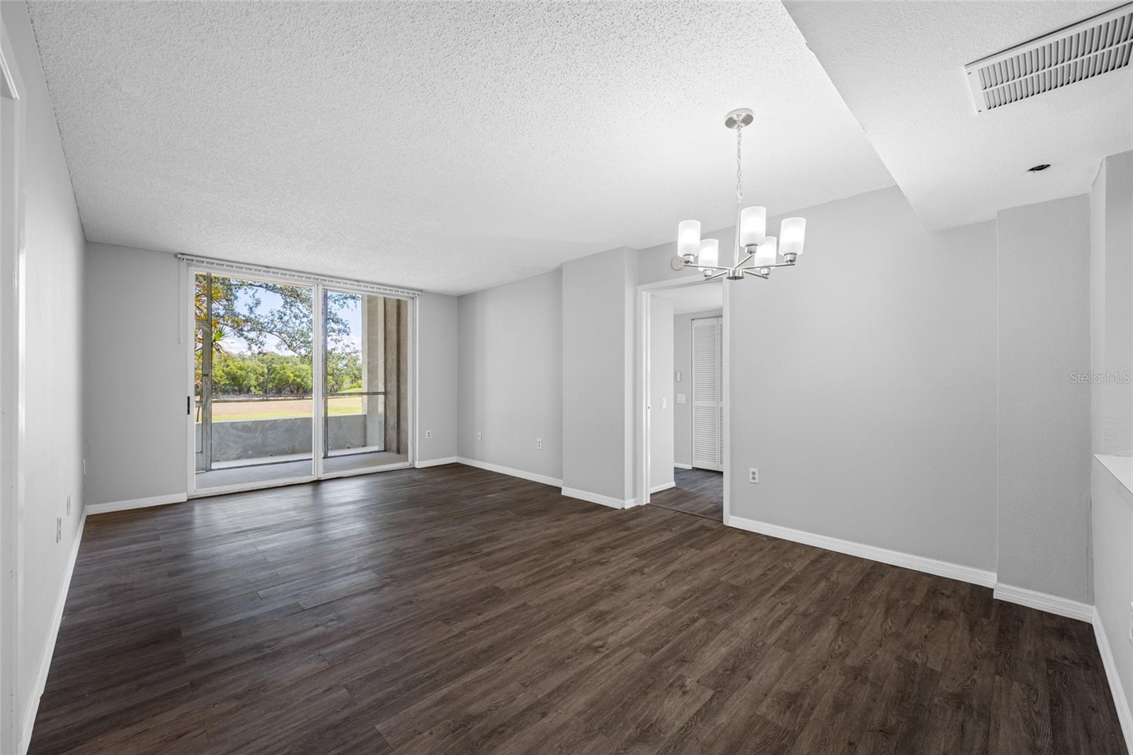 Image 24 of 41 For 2333 Feather Sound Drive A107