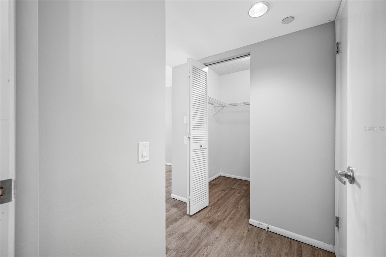 Image 31 of 41 For 2333 Feather Sound Drive A107