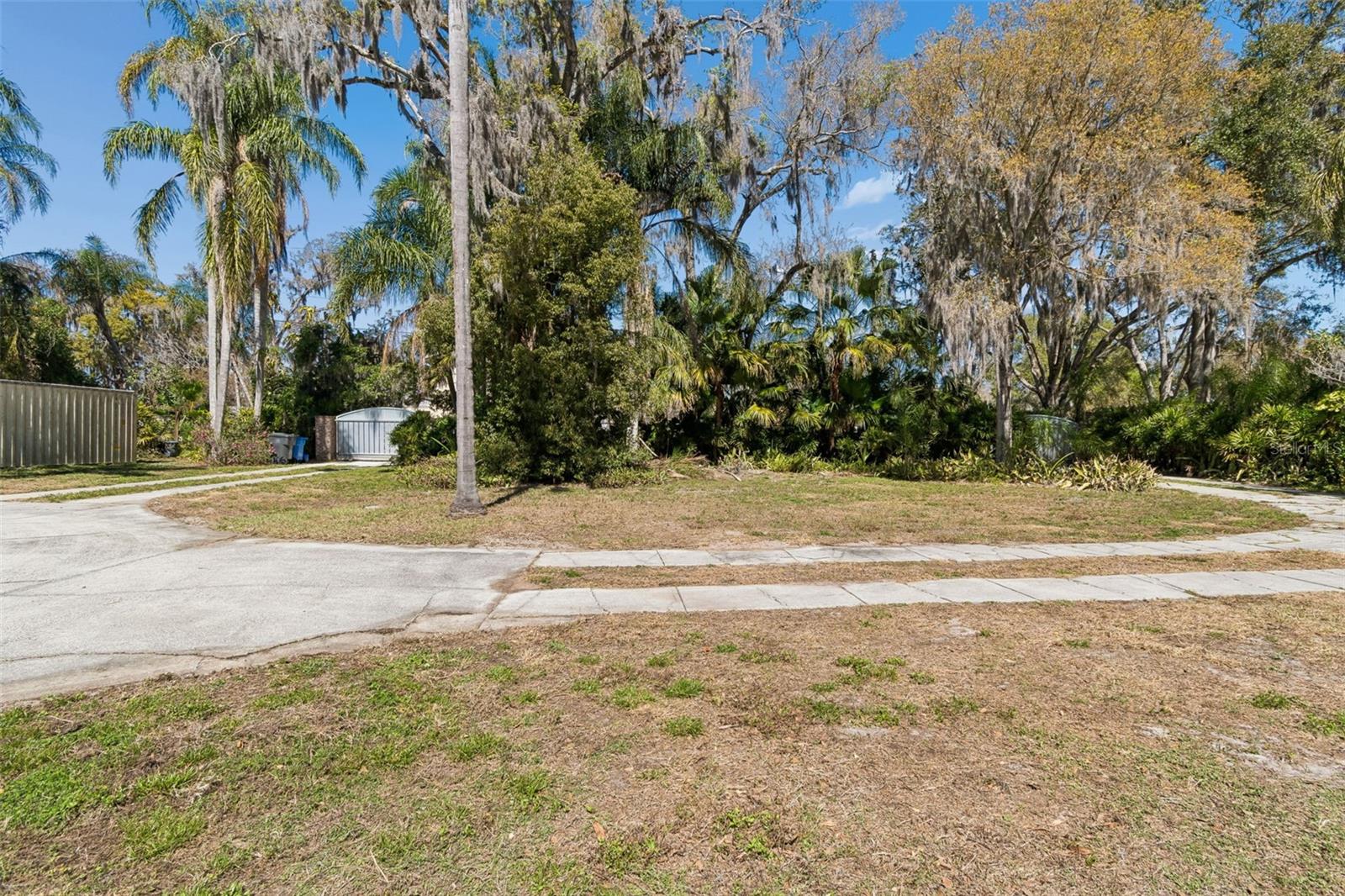 Image 5 of 41 For 16515 Lake Church Drive