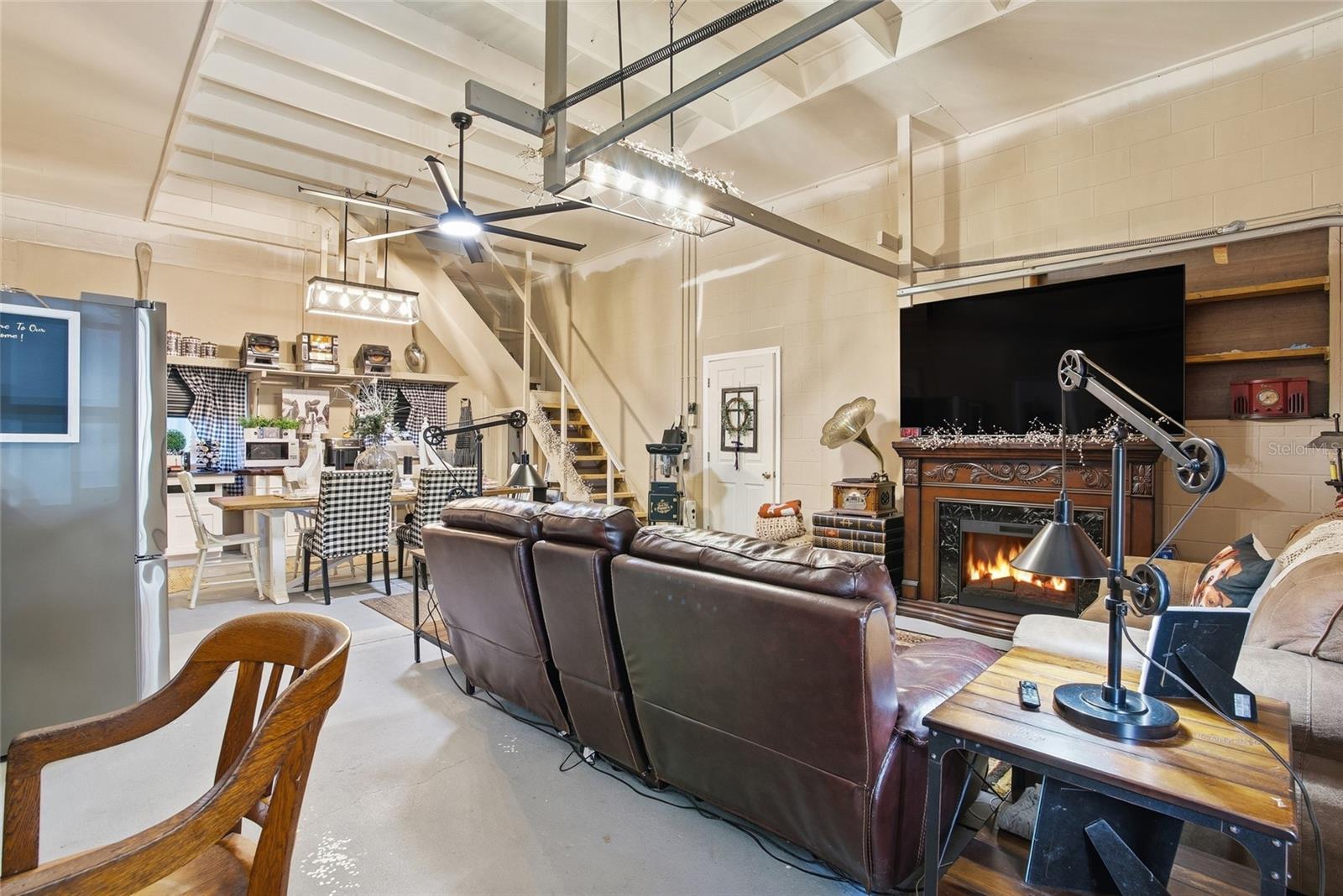 Image 10 of 37 For 11968 Oakview Avenue