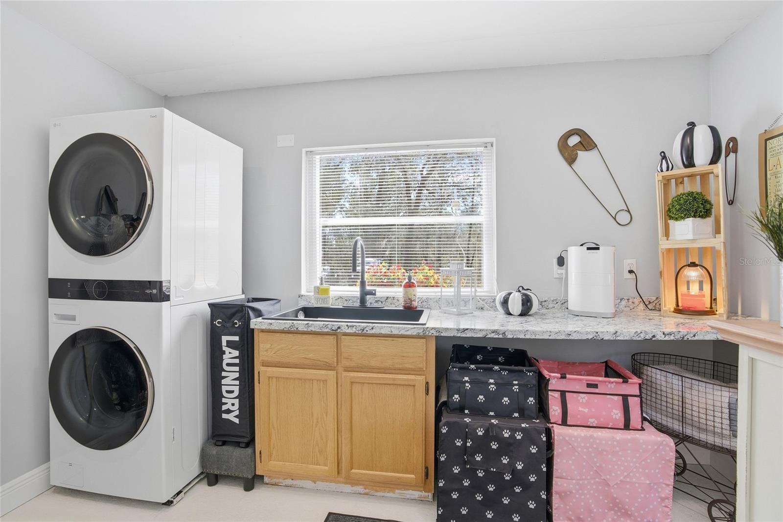 Image 19 of 37 For 11968 Oakview Avenue