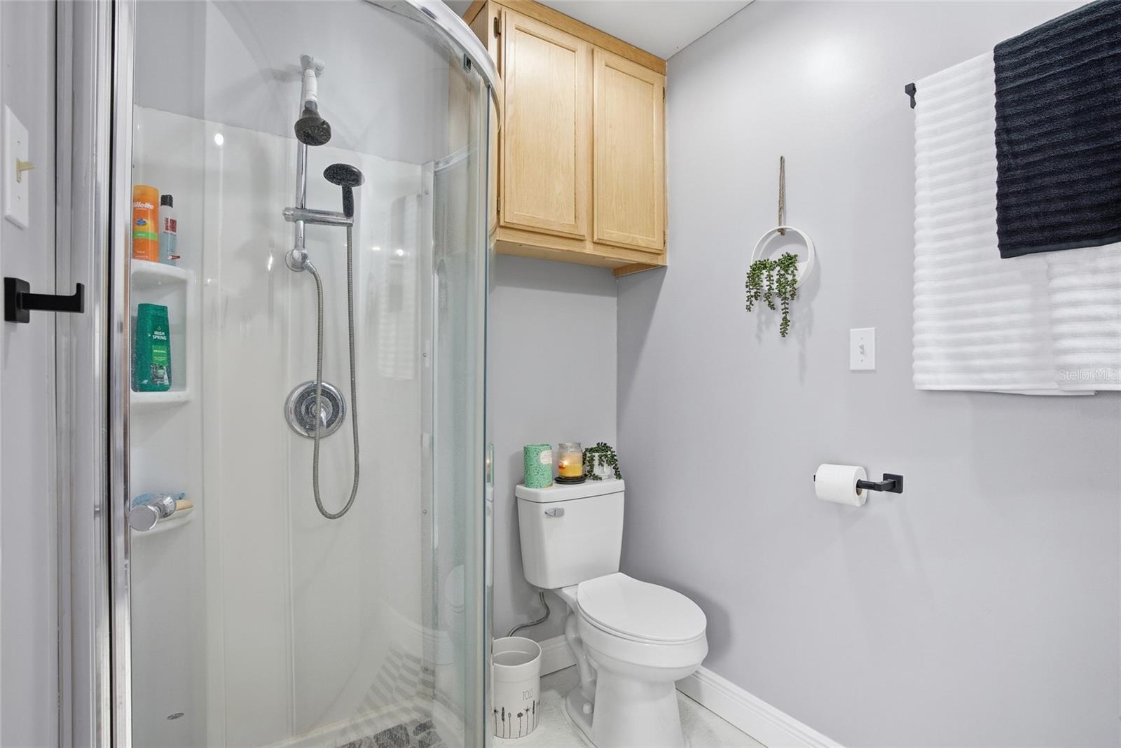 Image 21 of 37 For 11968 Oakview Avenue