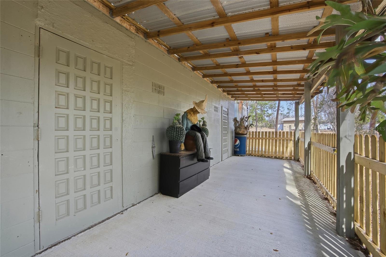 Image 5 of 37 For 11968 Oakview Avenue