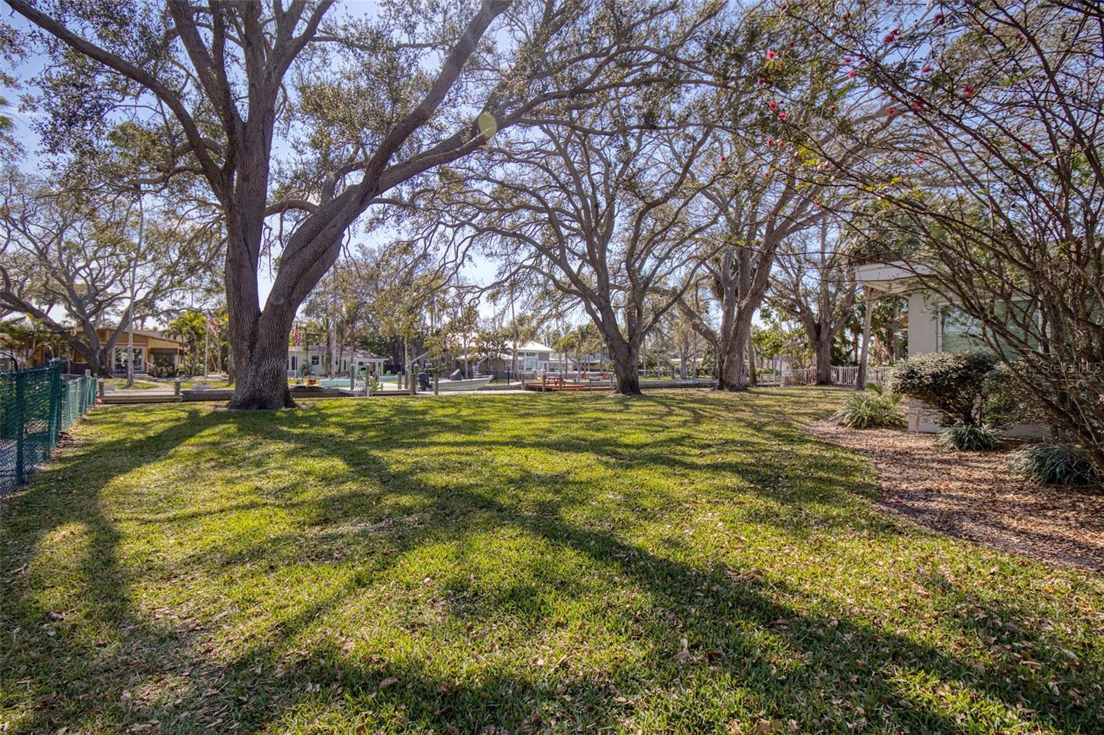 Listing photo id 10 for 5 Shore Drive