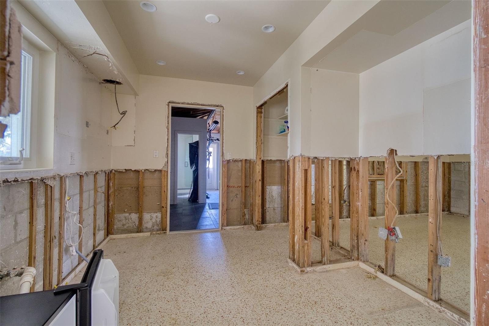 Listing photo id 24 for 5 Shore Drive