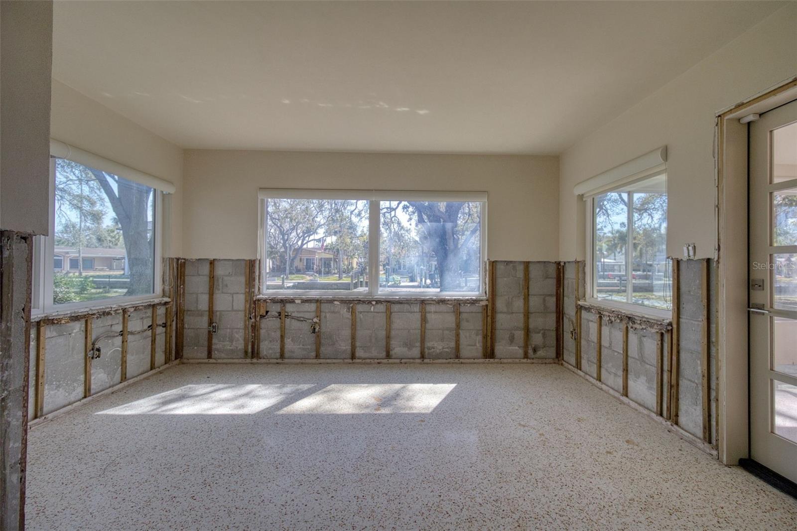 Listing photo id 25 for 5 Shore Drive