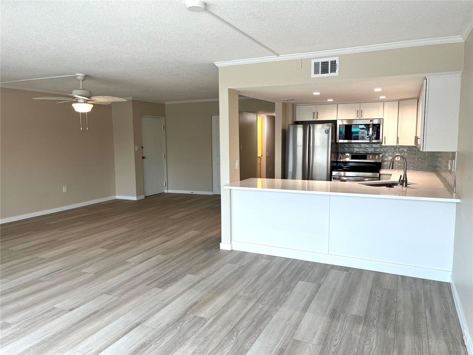 Image 16 of 65 For 661 Poinsettia Avenue 109