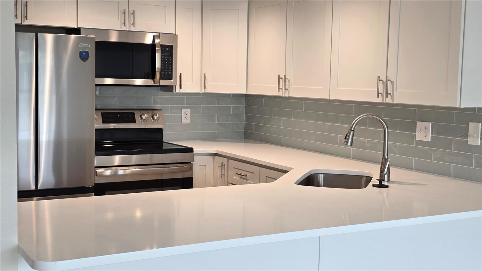 Image 20 of 65 For 661 Poinsettia Avenue 109