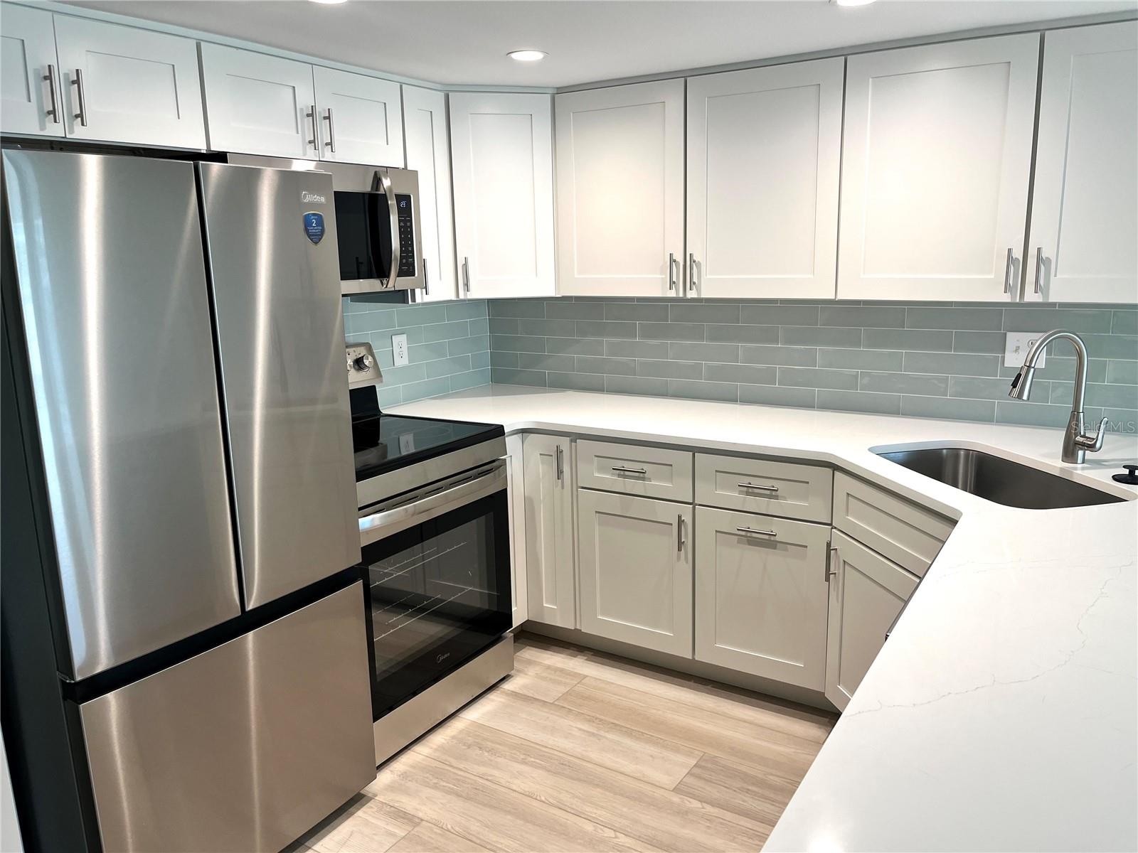 Image 22 of 65 For 661 Poinsettia Avenue 109