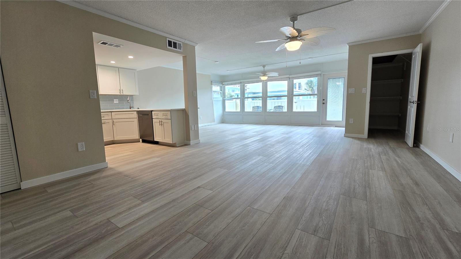 Image 3 of 65 For 661 Poinsettia Avenue 109