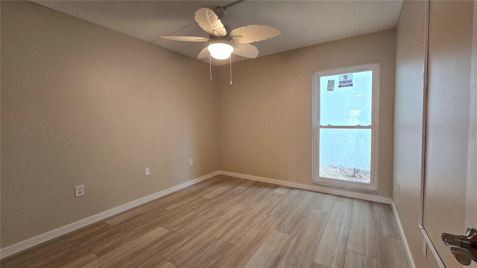 Image 33 of 65 For 661 Poinsettia Avenue 109