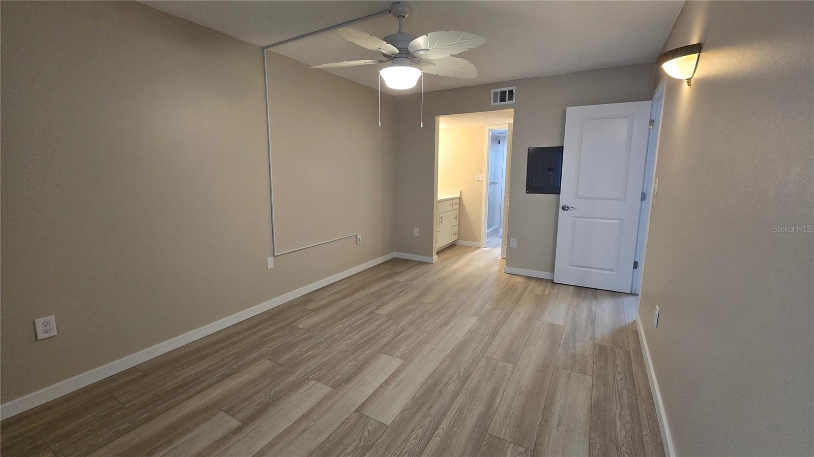 Image 44 of 65 For 661 Poinsettia Avenue 109