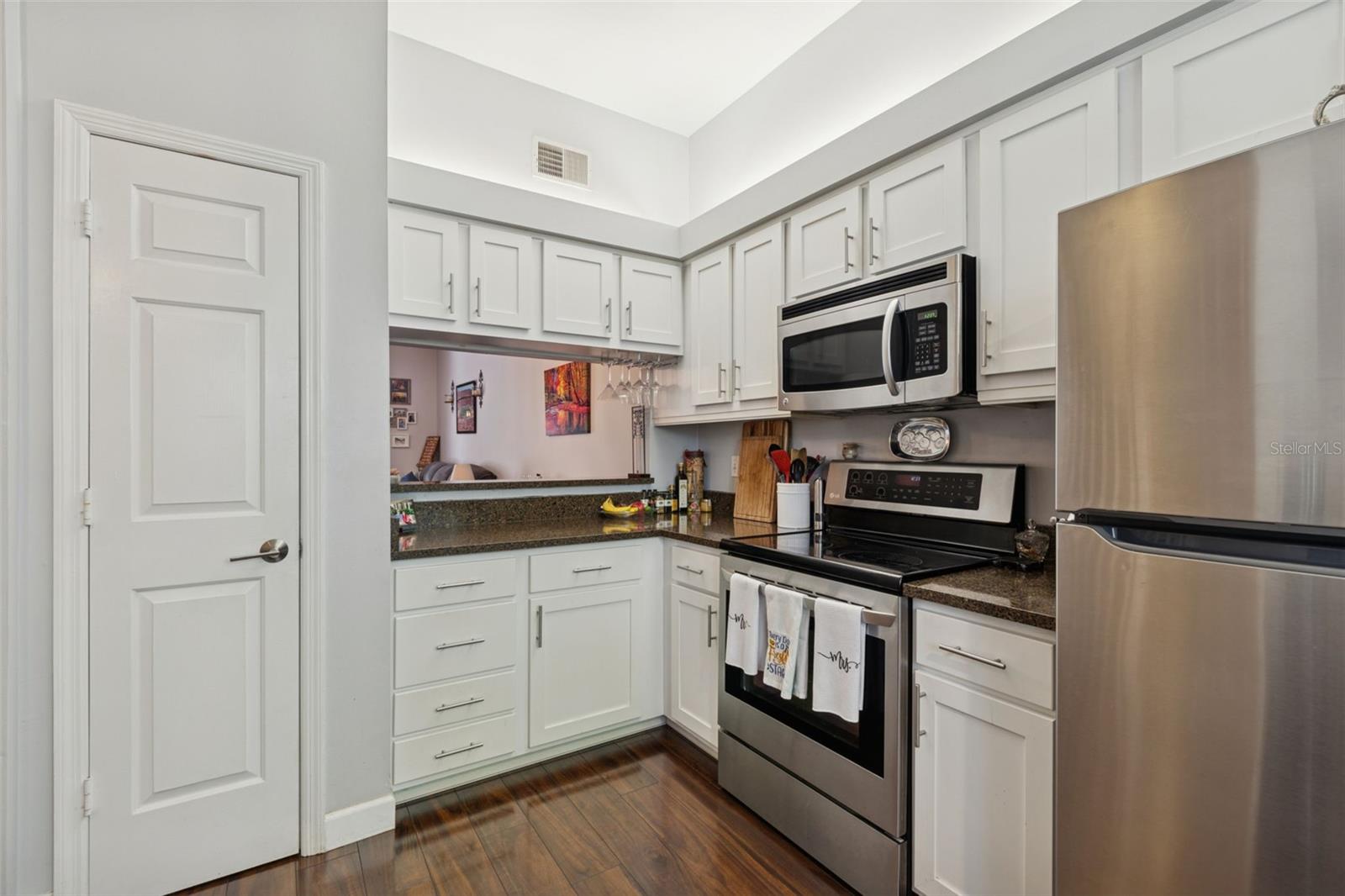 Image 10 of 48 For 1201 Horatio Street F3