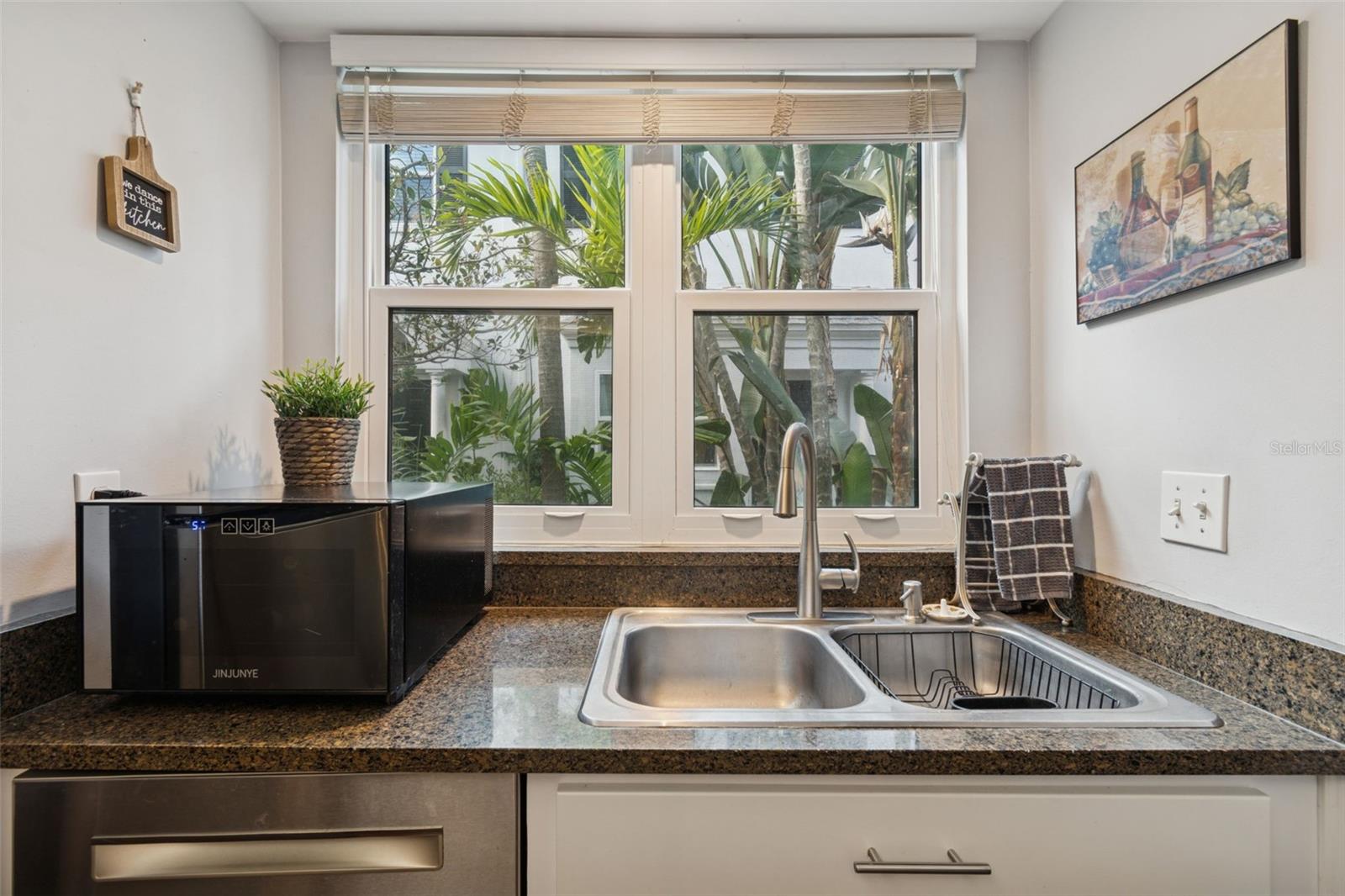 Image 12 of 48 For 1201 Horatio Street F3