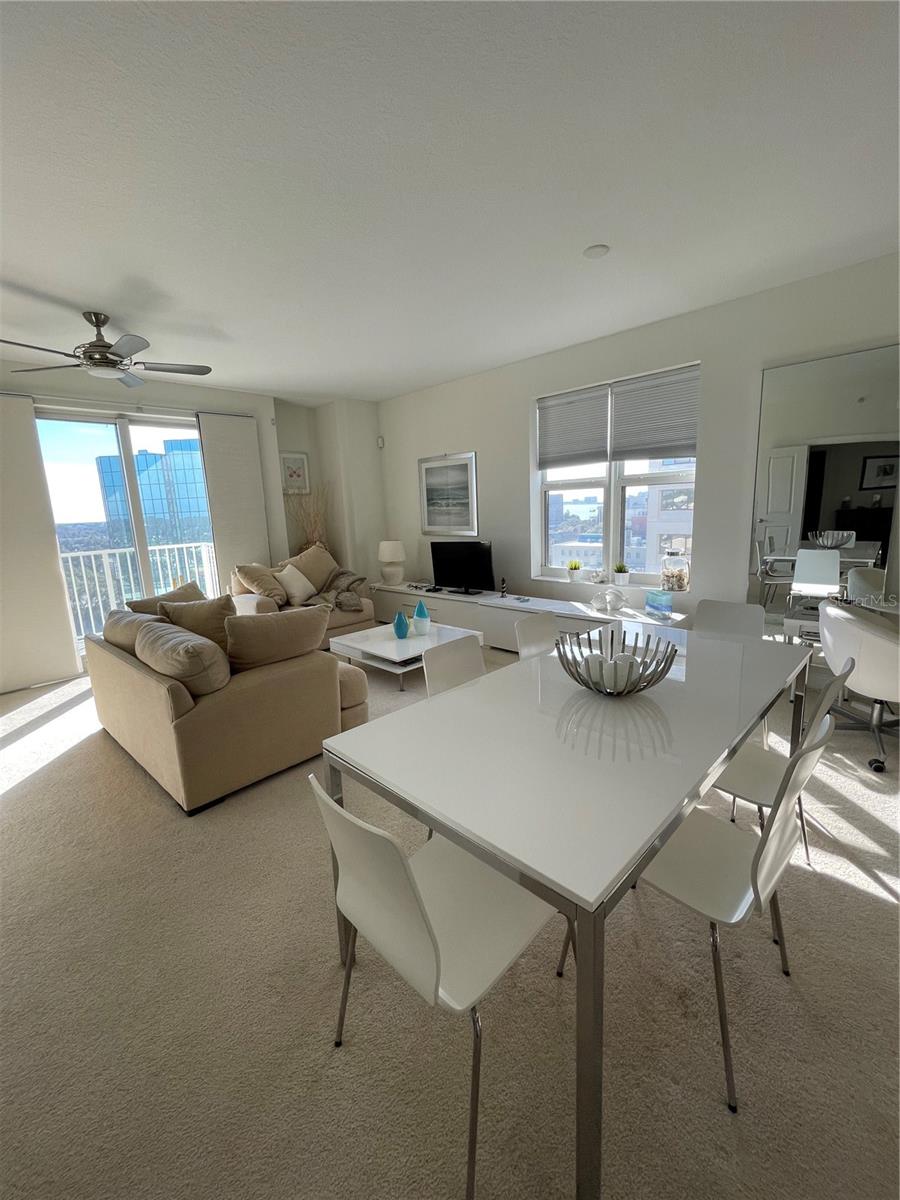 Image 14 of 36 For 628 Cleveland Street 1002