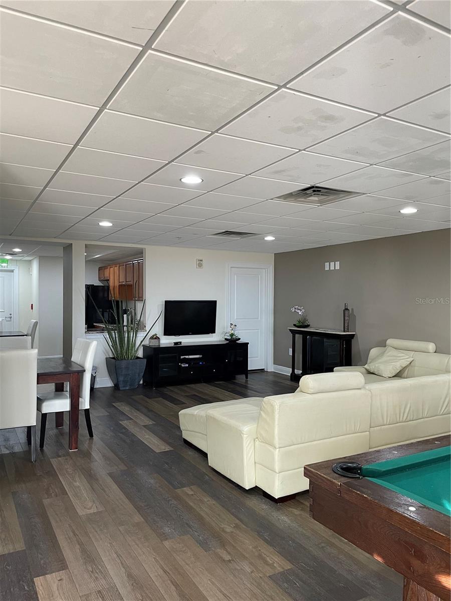 Image 34 of 36 For 628 Cleveland Street 1002