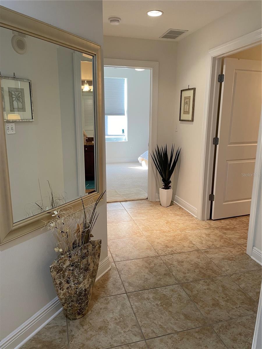 Image 4 of 36 For 628 Cleveland Street 1002