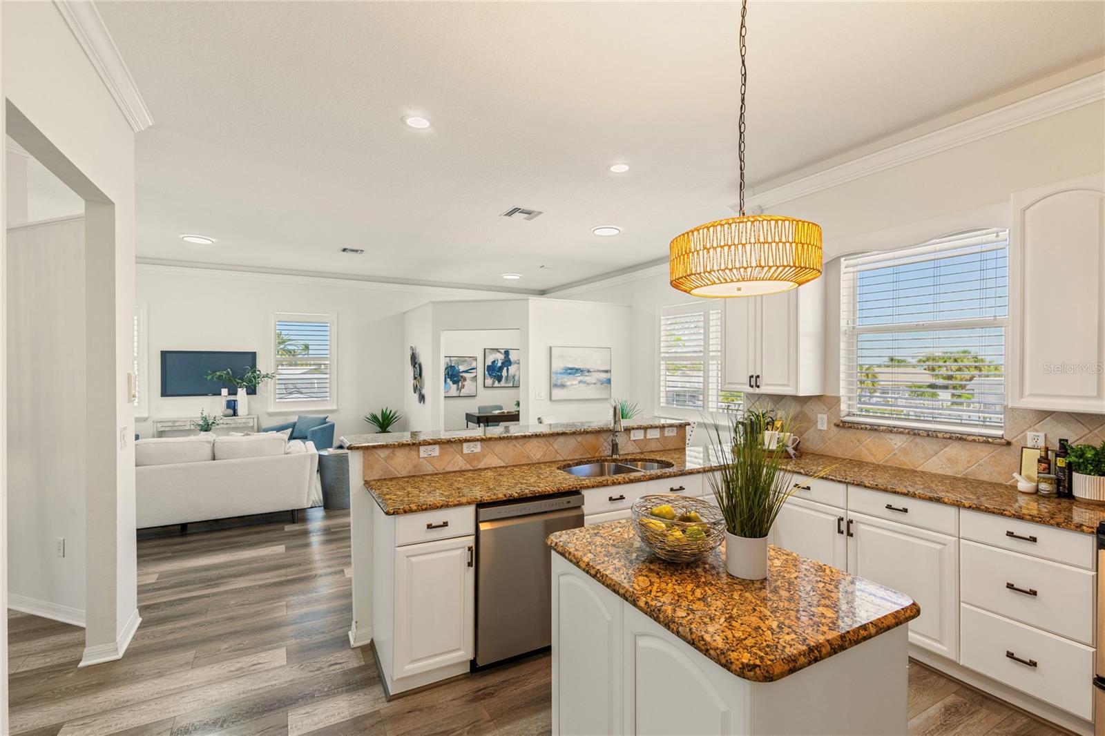 Image 10 of 61 For 3505 Seaway Drive