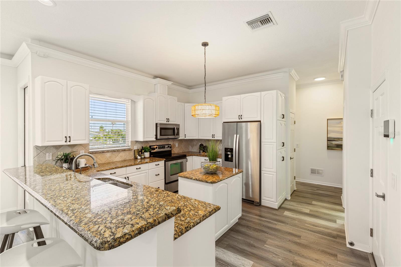 Image 12 of 61 For 3505 Seaway Drive