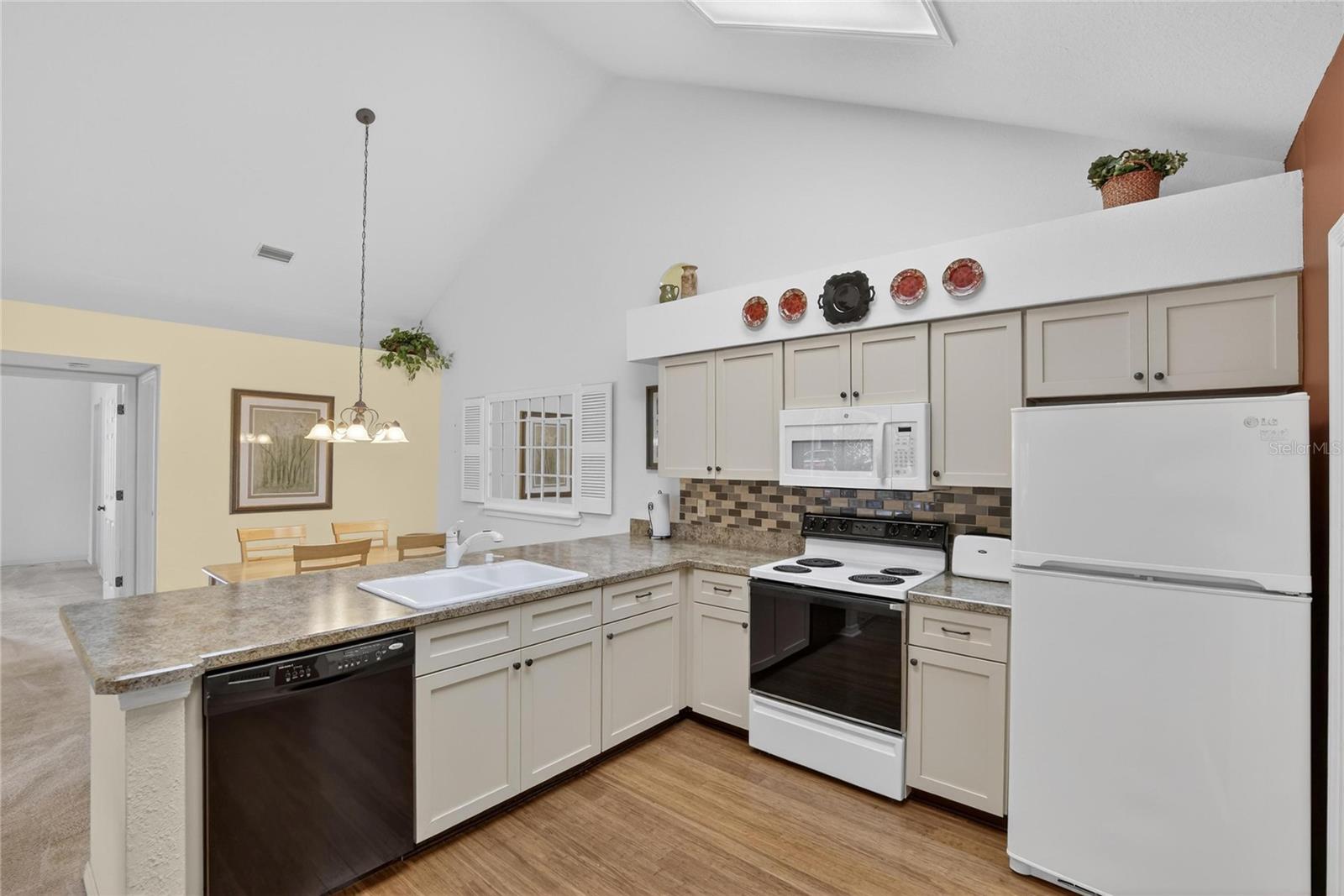 Image 15 of 58 For 1122 Golfview Woods Drive 1122