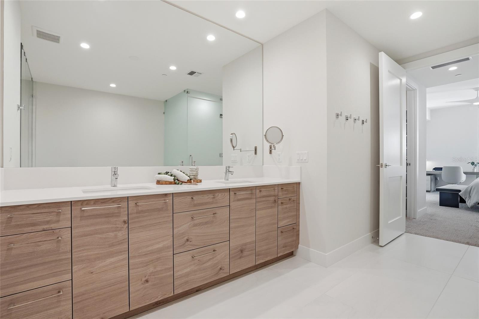 Image 26 of 52 For 301 1st Street 1104