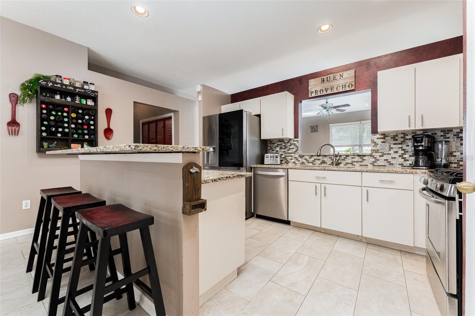 Image 16 of 39 For 6531 Summer Cove Drive