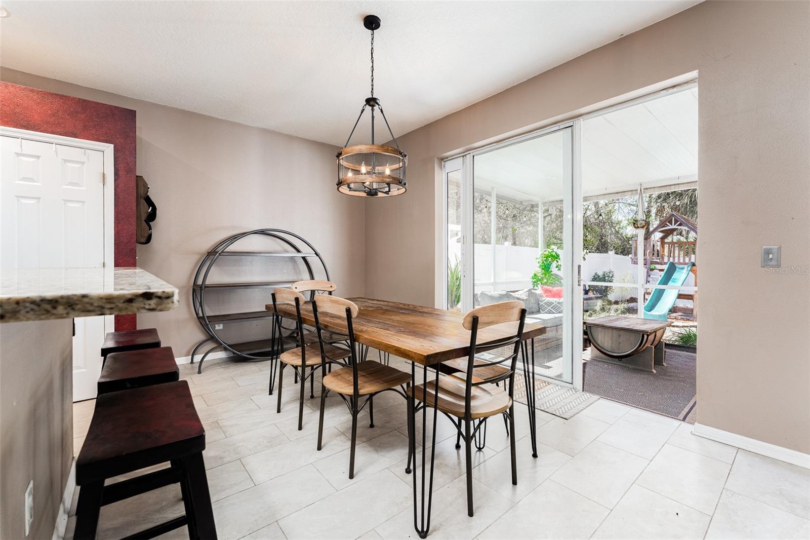 Image 17 of 39 For 6531 Summer Cove Drive