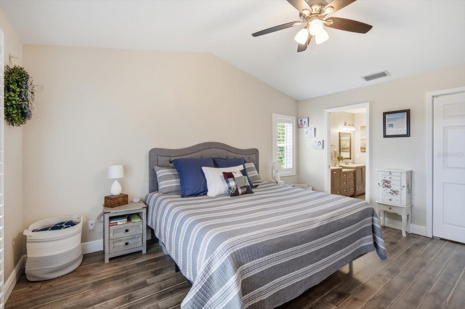 Image 12 of 31 For 846 Birdie Way